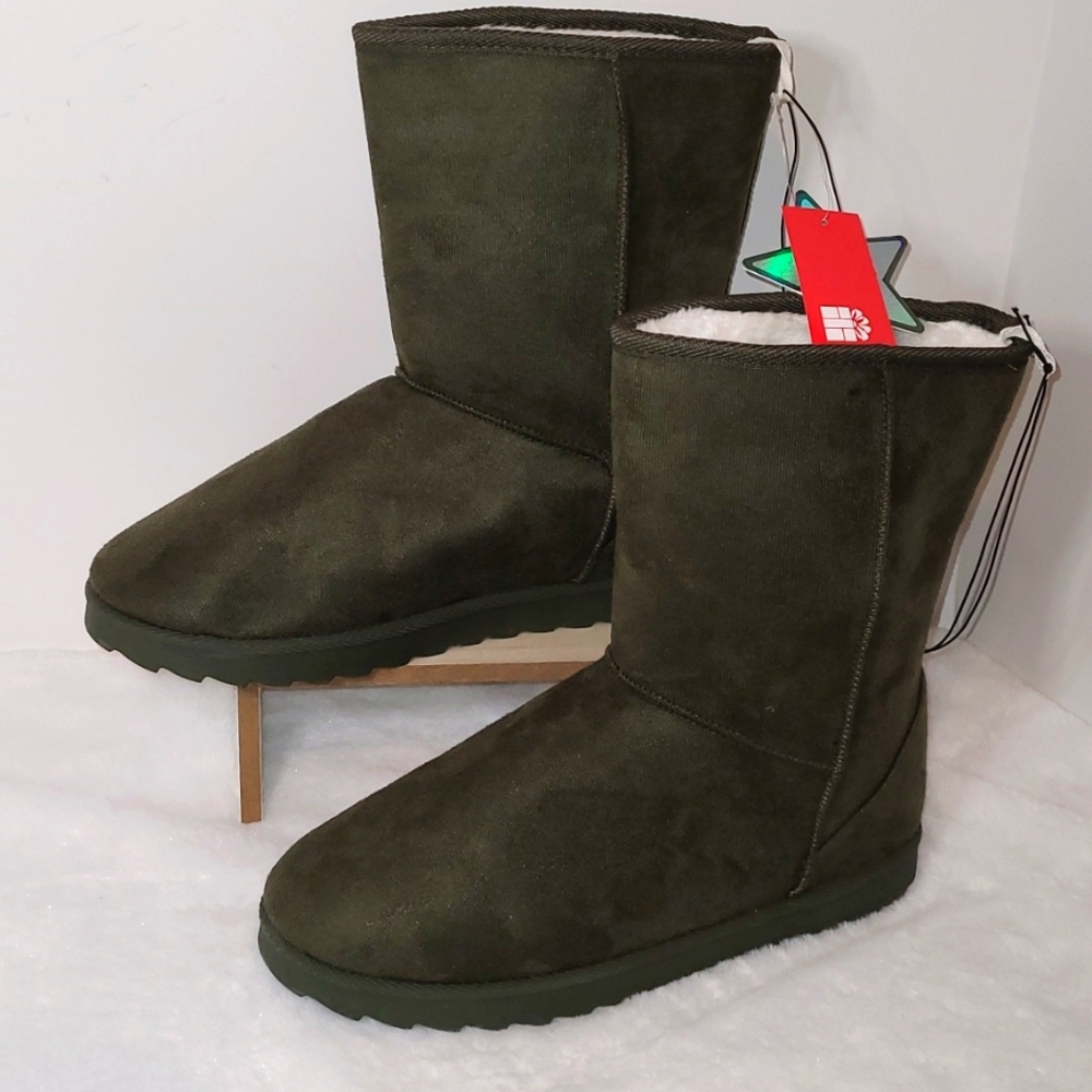 NWT Women's Winter Fashion Design Olive Green Slip-On Boots Size 11
